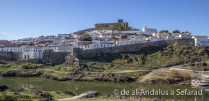 foto general de la ciudad de Mértola en el Alentejo 